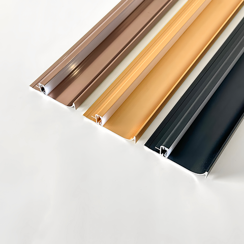 Hlin&iacute;kov&aacute; lišta pre karb&oacute;nov&uacute; krišt&aacute;ľov&uacute; dosku 60 mm s LED svetlom